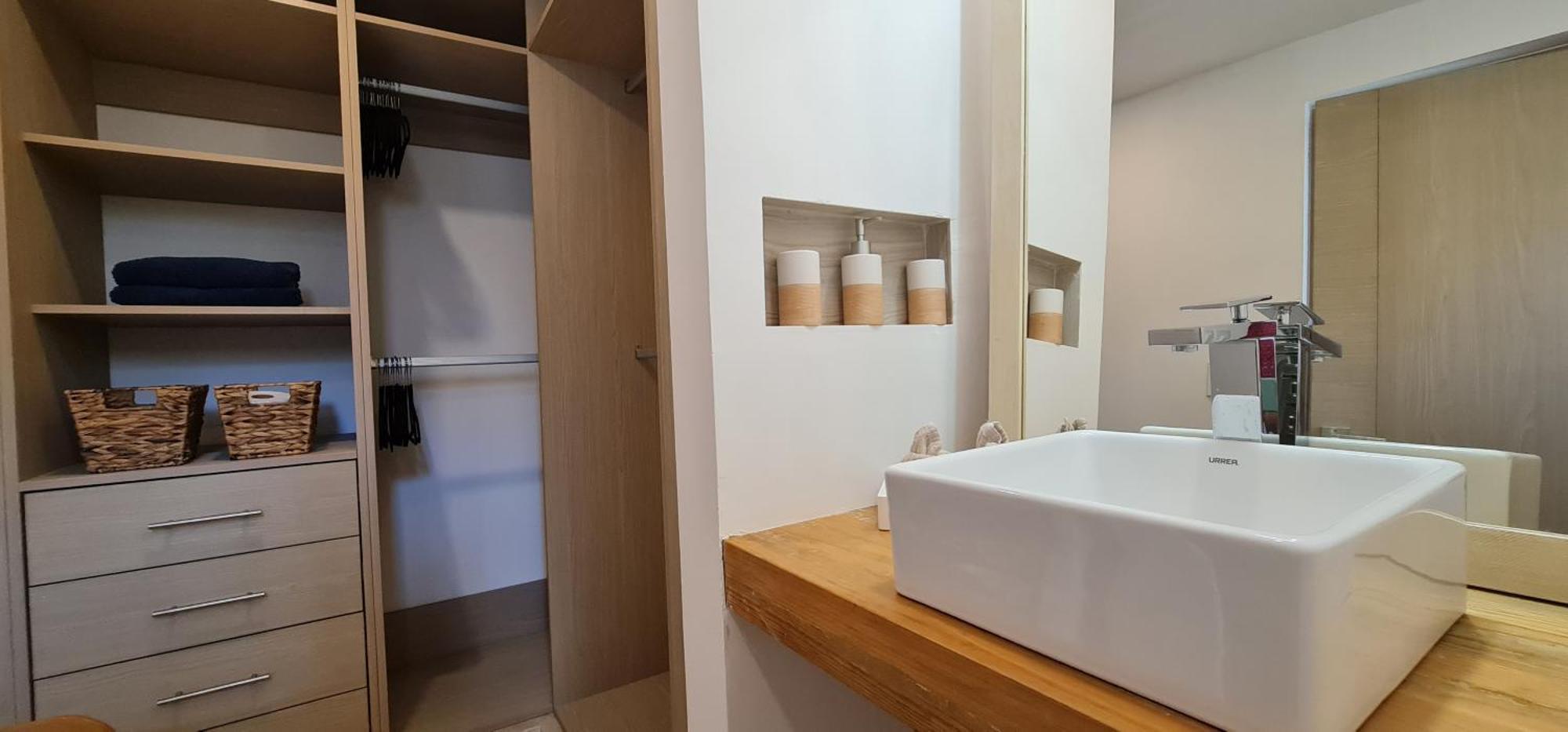 Cascadas, Spacious With Workspace, Pool & Fast Wi-fi Holiday home Cancun